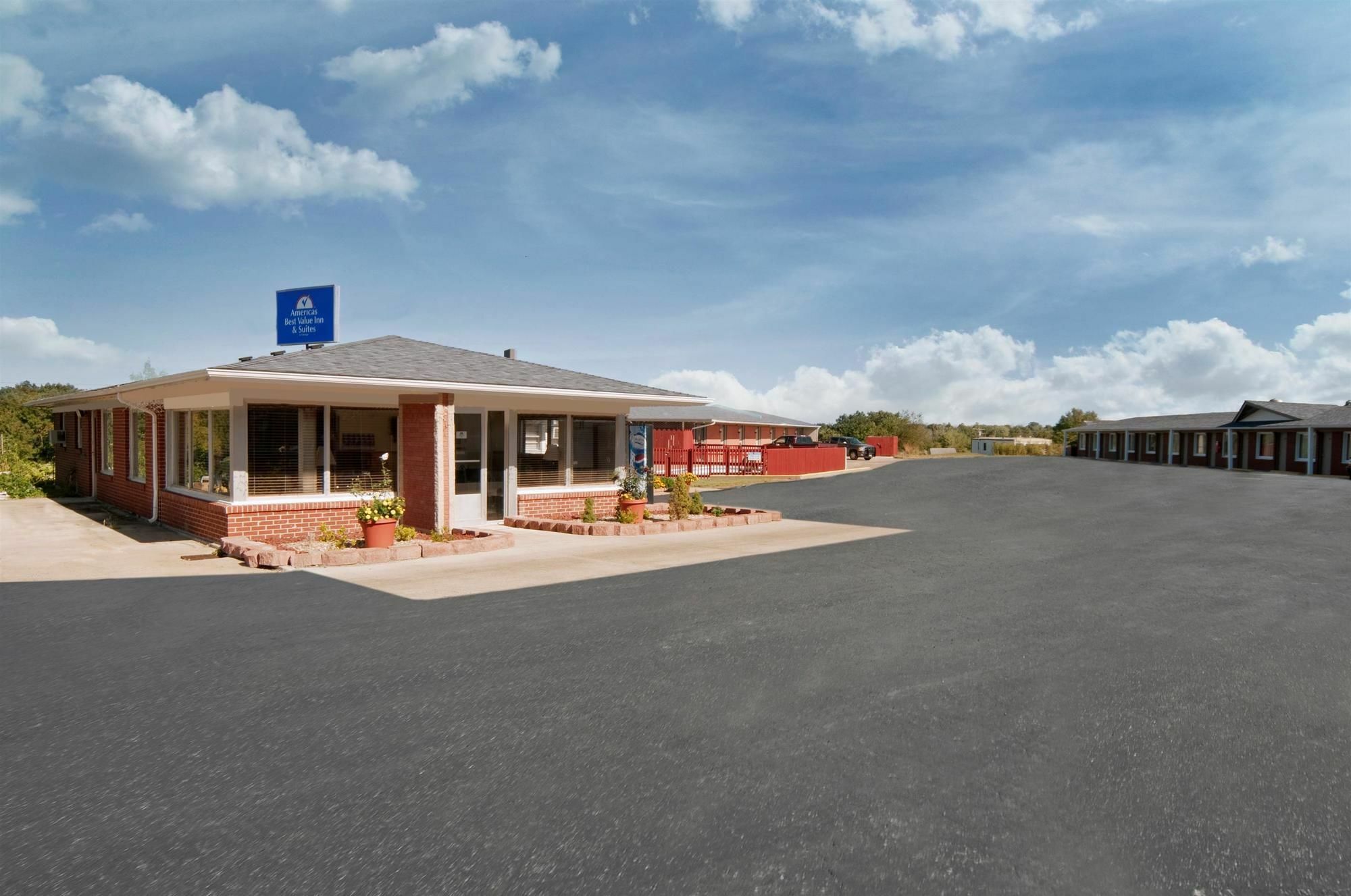 Americas Best Value Inn & Suites Macon At Sunset Dr Ngoại thất bức ảnh
